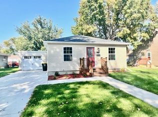 715 E Wyoming St, Redwood Falls, MN 56283