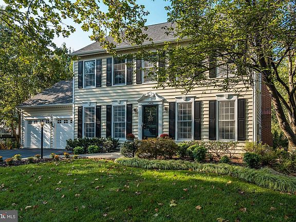 3rd image of 15484 Waters Creek Dr