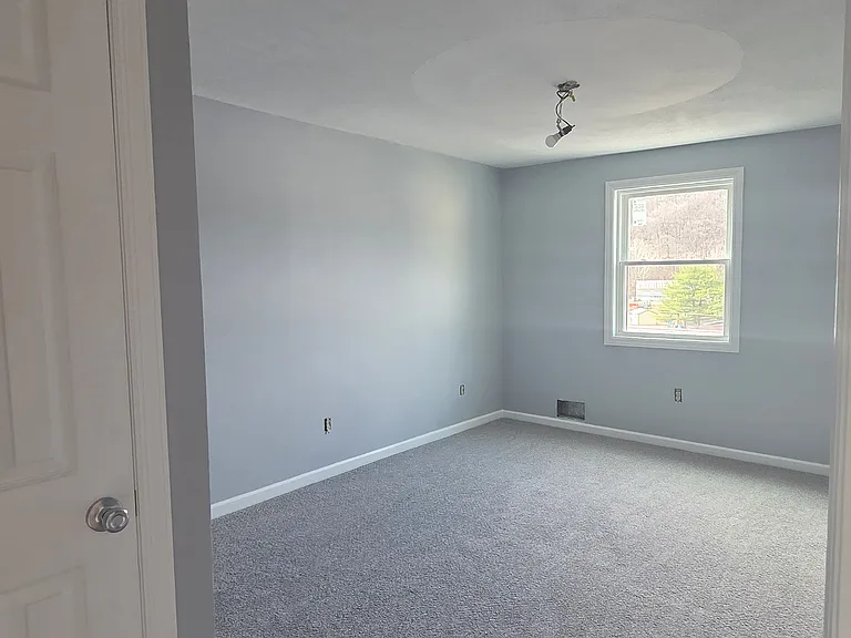 199 Broadway Ave — Photo 10