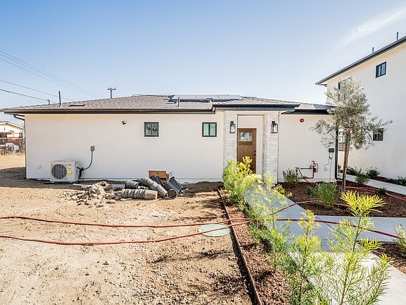 3rd image of 11186 Vernon Ave #B