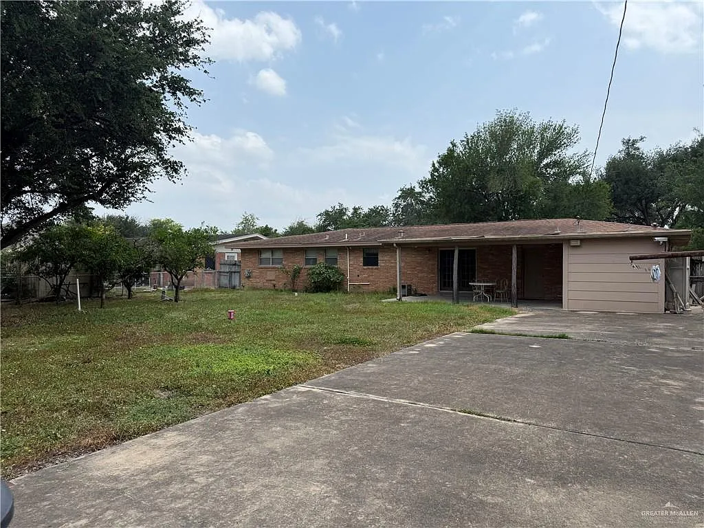 Building Photo - 710 Camellia Ave