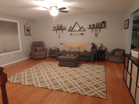 5th image of 896 Barwood Dr