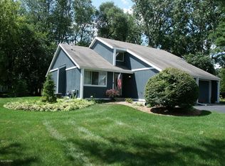 2348 Fairgrove St, Kalamazoo, MI 49009