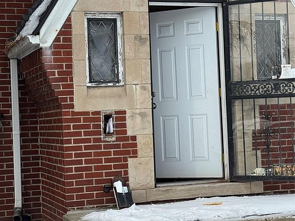 2nd image of 13109 Kilbourne St