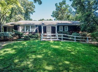 52 Woodfield Rd, Stony Brook, NY 11790