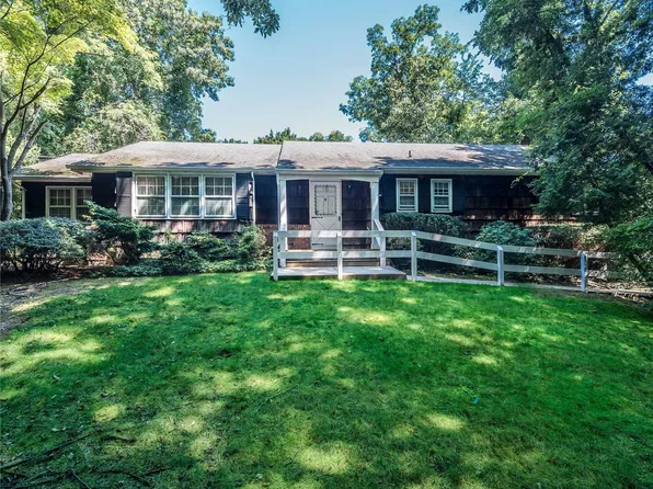 52 Woodfield Road, Stony Brook, NY 11790