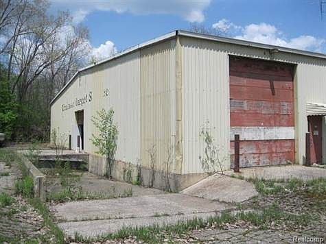 4th image of 2032 S Saginaw St