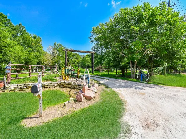 39551 Donigan Rd, Brookshire, TX 77423