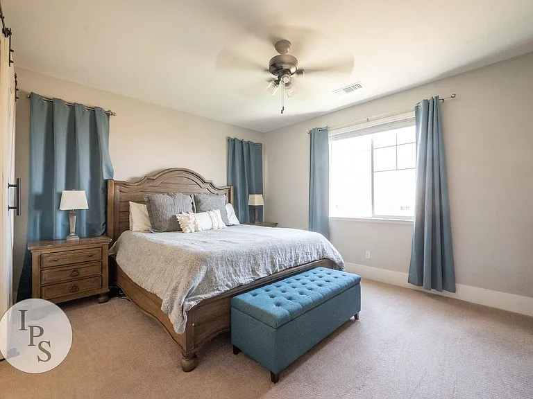 4299 Vineyard Dr — Photo 33