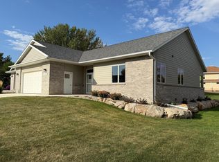 1207 S Shore Dr, Worthington, MN 56187