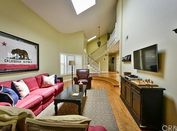 5th image of 2418 N Ardmore Ave