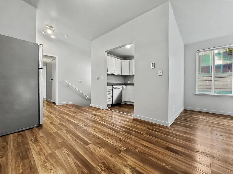 3213 21st Ave W — Photo 21