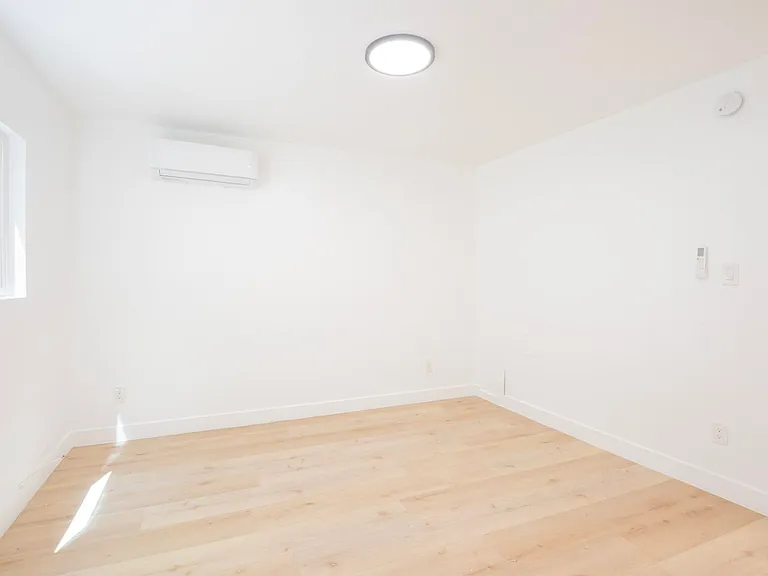 748 N Hudson LLC — Photo 16