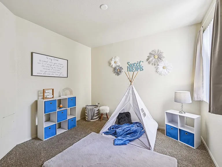 C1D 1st bedroom