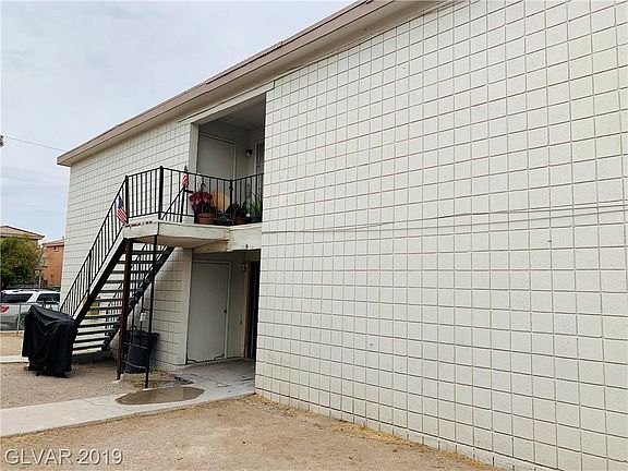 2nd image of 2928 Poplar Ave