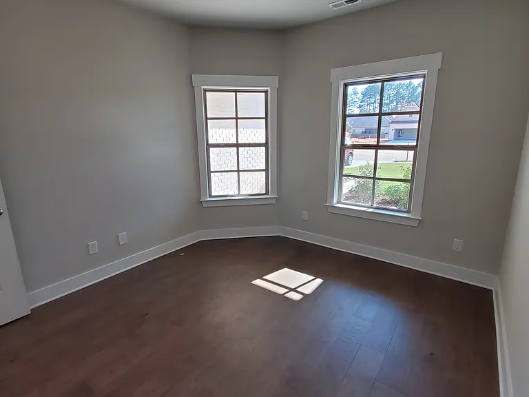 115 Harvester Dr — Photo 12