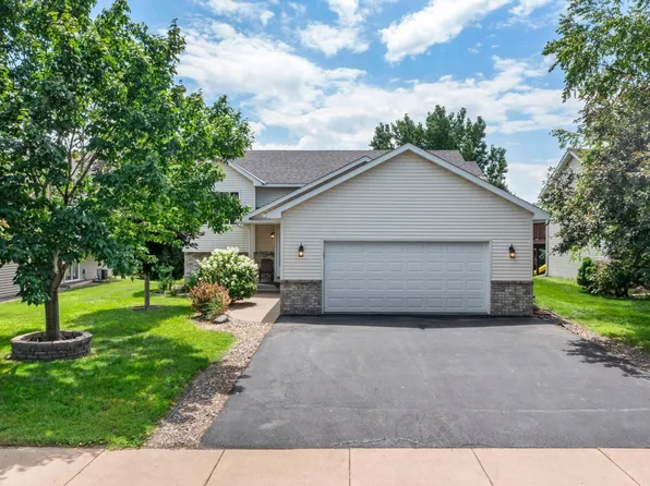 836 Newport Ave, Shakopee, MN 55379