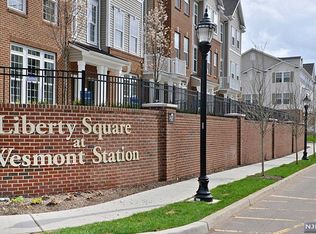 14 Veterans Dr, Wood Ridge, NJ 07075