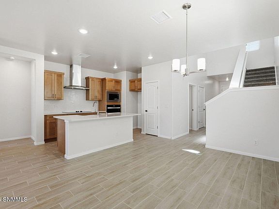 5th image of 6555 Newcastle Ave