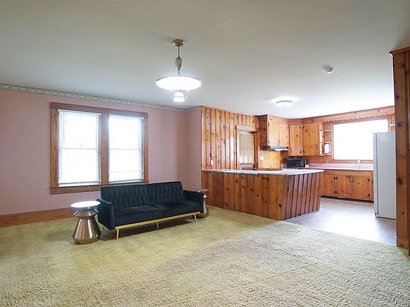 35th image of 131 King Rd