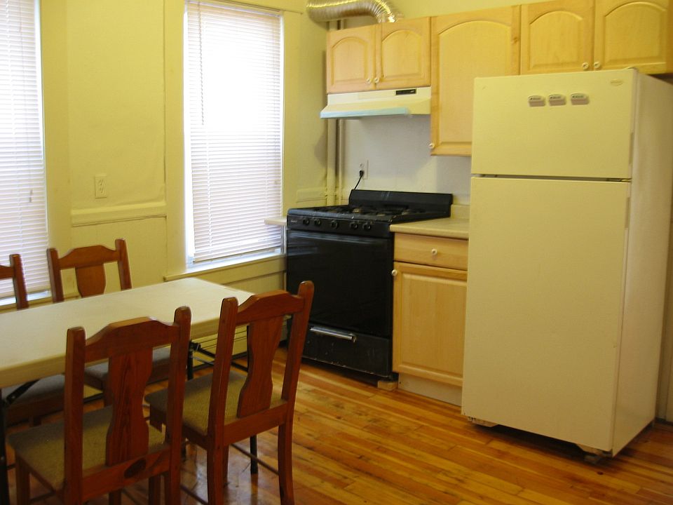 1st image of 357 Windsor St #2