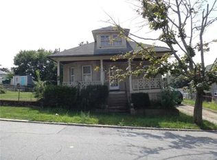 19 Maplewood Ave, Cranston, RI 02920