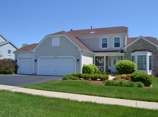 245 Concord Ave, South Elgin, IL 60177