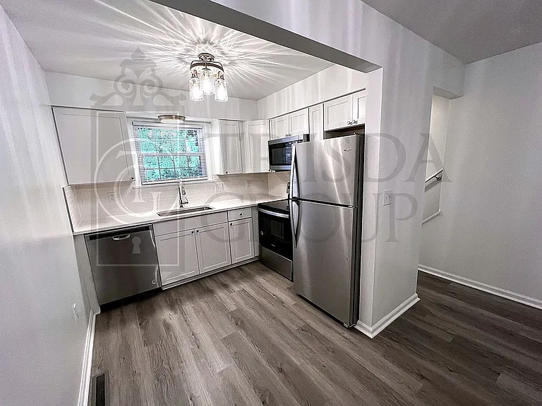 213 West St — Photo 12