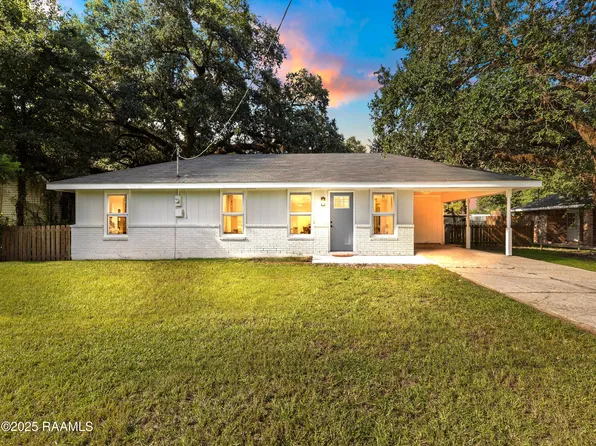 218 Stephanie Dr, Saint Martinville, LA 70582