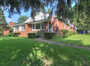 1925 Beacon Hill Rd, Lexington, KY 40504