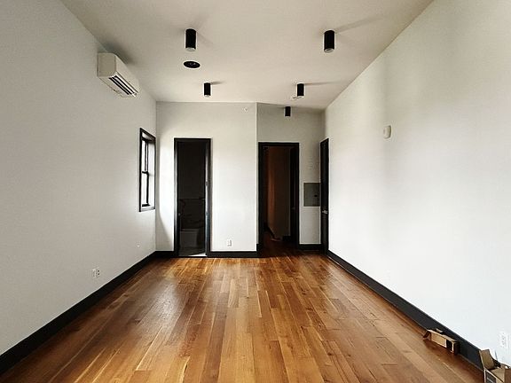 3rd image of 7-9 Saint Pauls Ave #4R