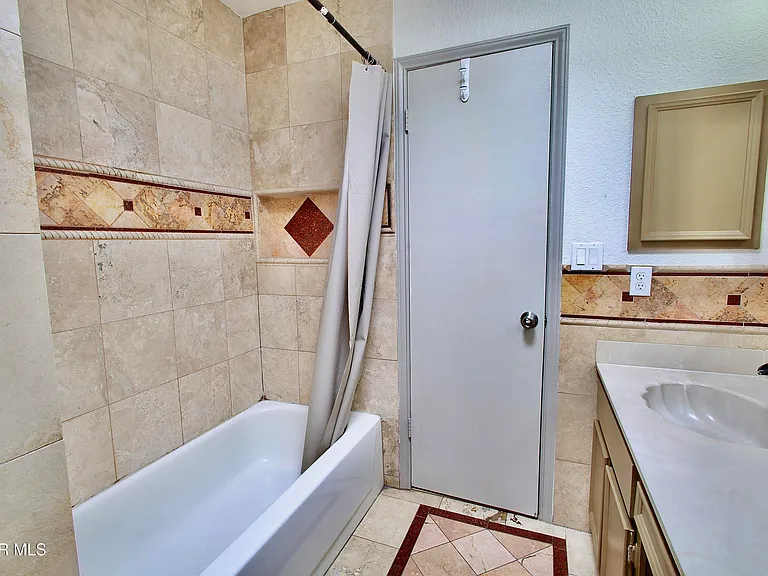 901 Tepic Dr #A — Photo 37