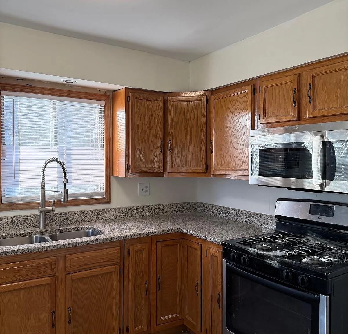 3 bed, 1524 sqft, $1,700 — Photo 3