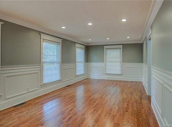 3rd image of 166 Orchard Ln