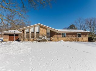 W231S6122 Charles Dr, Waukesha, WI 53189