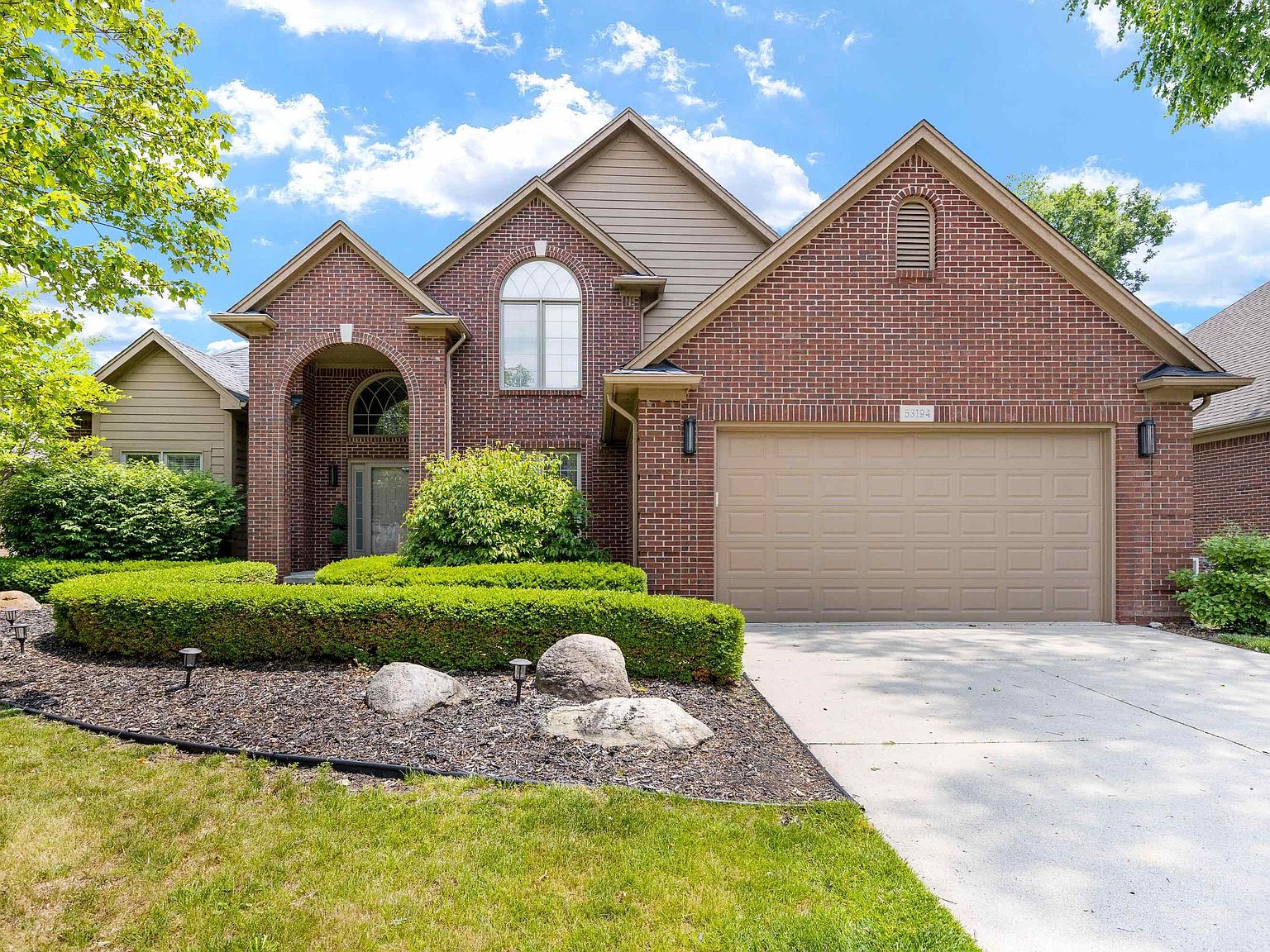 Mai.M 53194 Michael Dr, Chesterfield, MI 48047 | Zillow