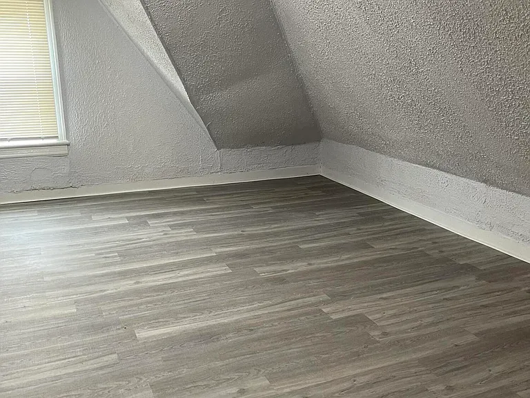 404 3rd Ave #4 — Photo 3