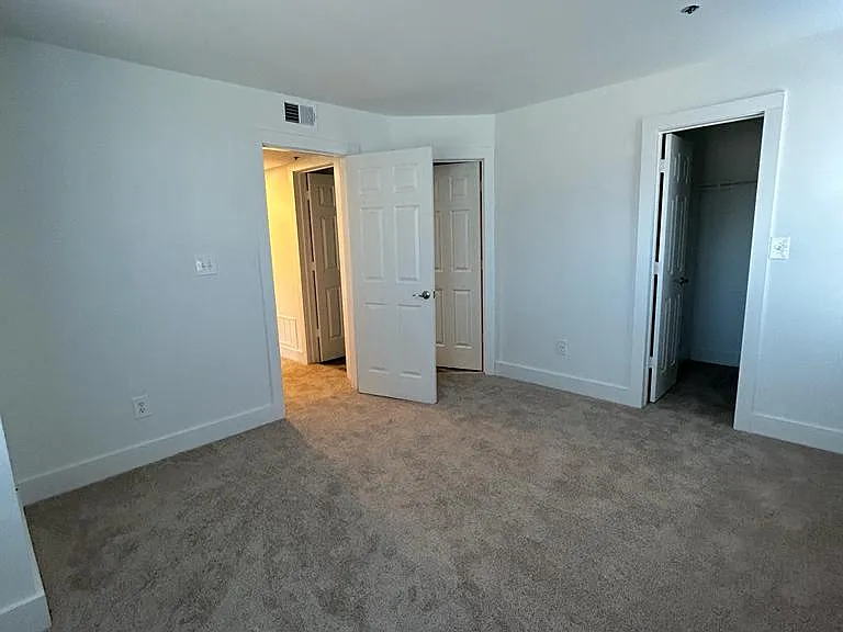 Wesley St. Claire Apartments at Lawrenceville — Photo 91