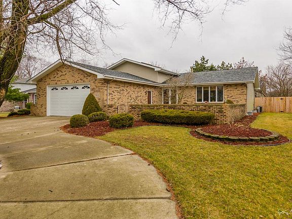 3rd image of 1602 Rosemary Ct