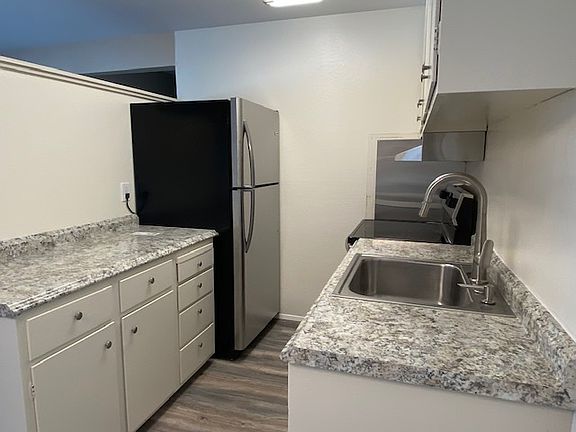 3rd image of 245 E Market St APT 226