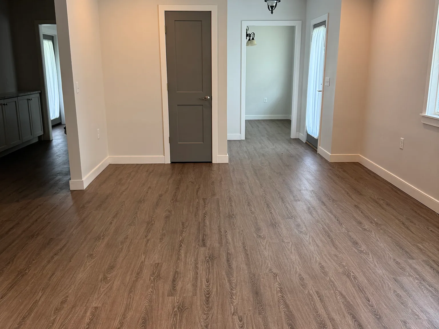2 bed, 1200 sqft, $2,000 — Photo 4