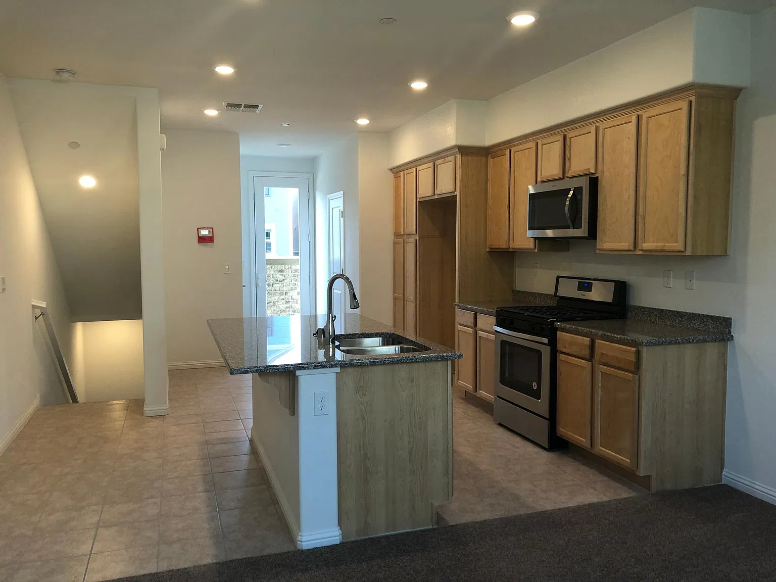 866 Garden St — Photo 2