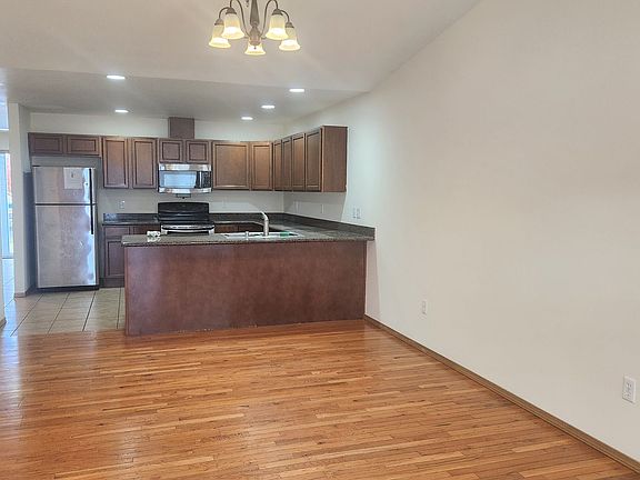 4th image of 1213 W Franklin St Unit B