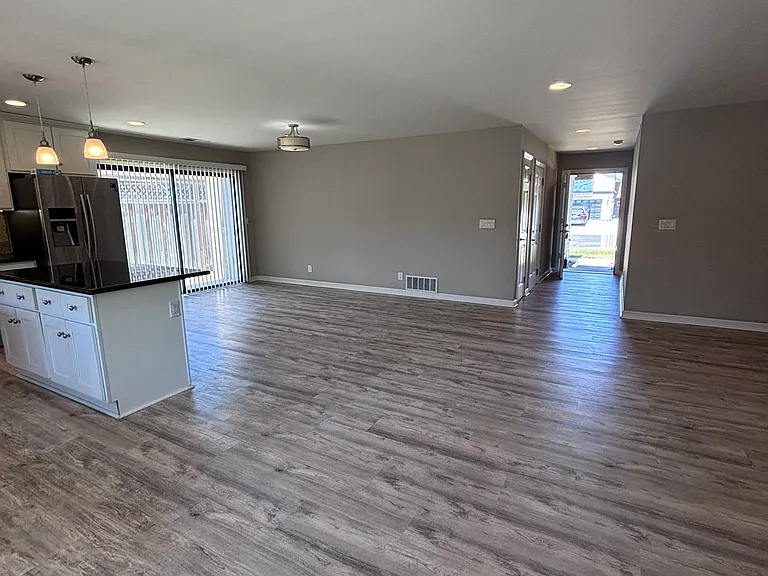 2348 Sawyer Ct — Photo 11