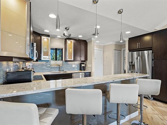 4th image of 1624 Stickney Point Rd Unit 24-407