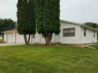 718 Central Ave, West Union, IA 52175