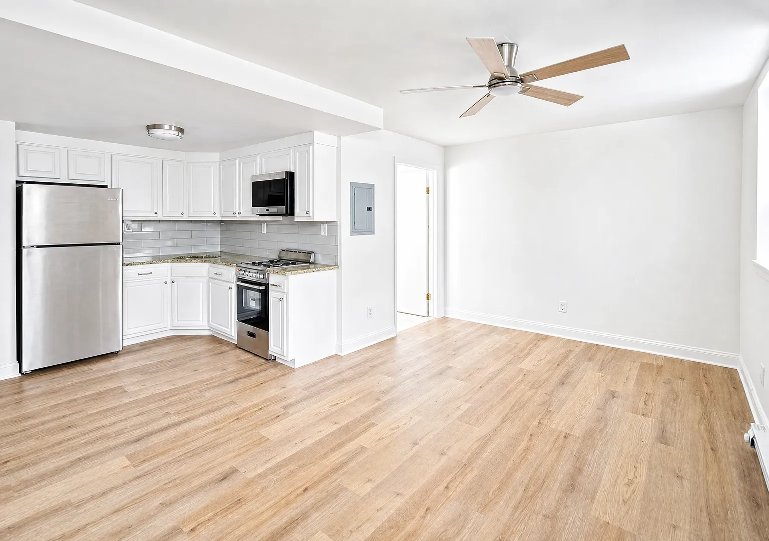 47th Street Apartments — Photo 3