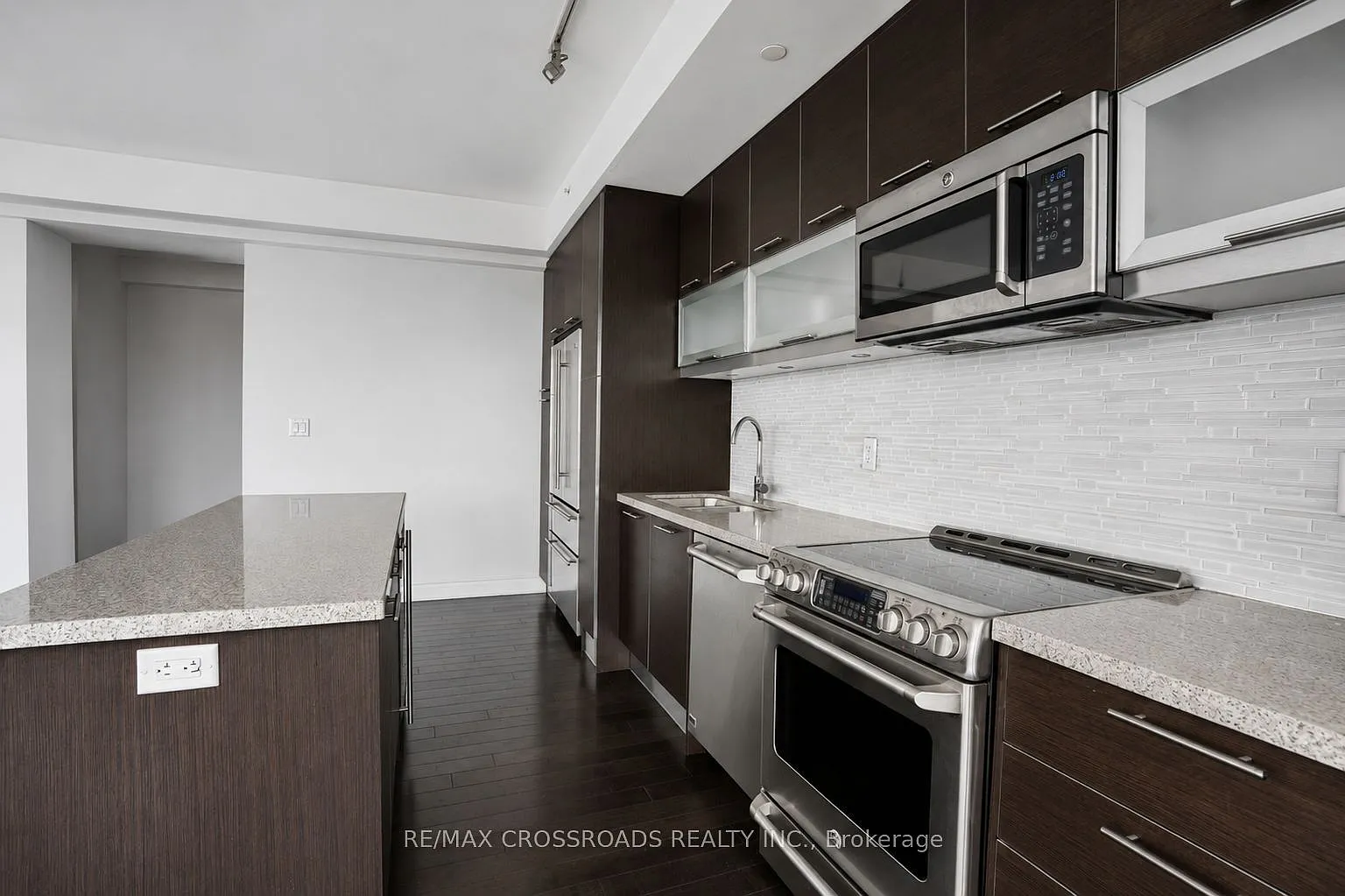 2 bed, $4,300 — Photo 4