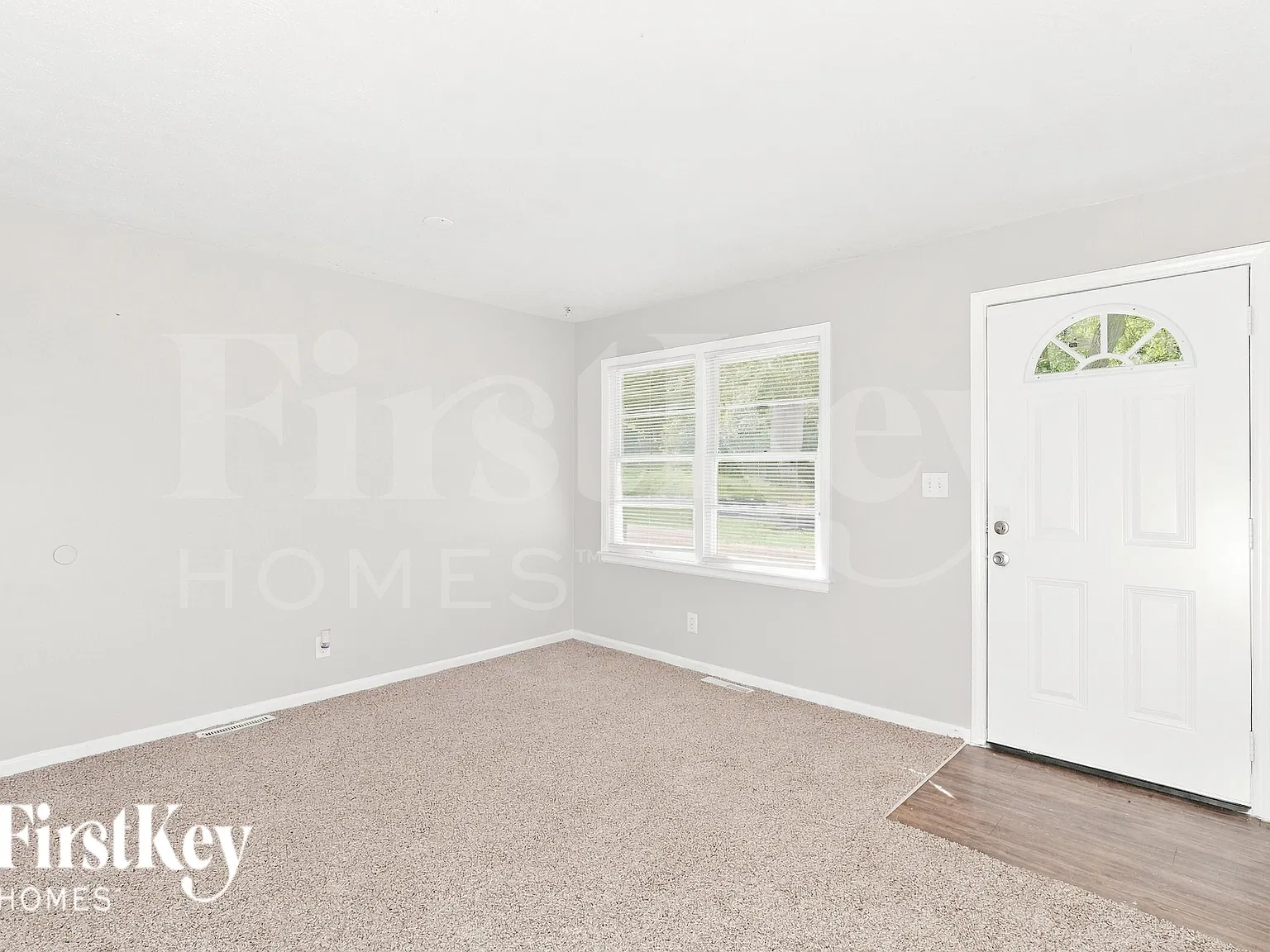 3 bed, 1.0 bath, 992 sqft, $1,150 — Photo 2