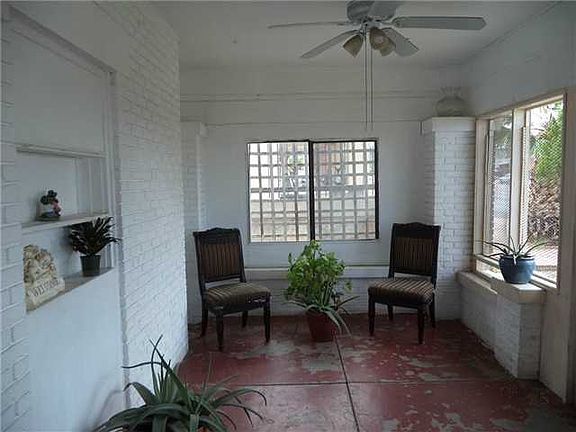 5th image of 4301 Trowbridge Dr